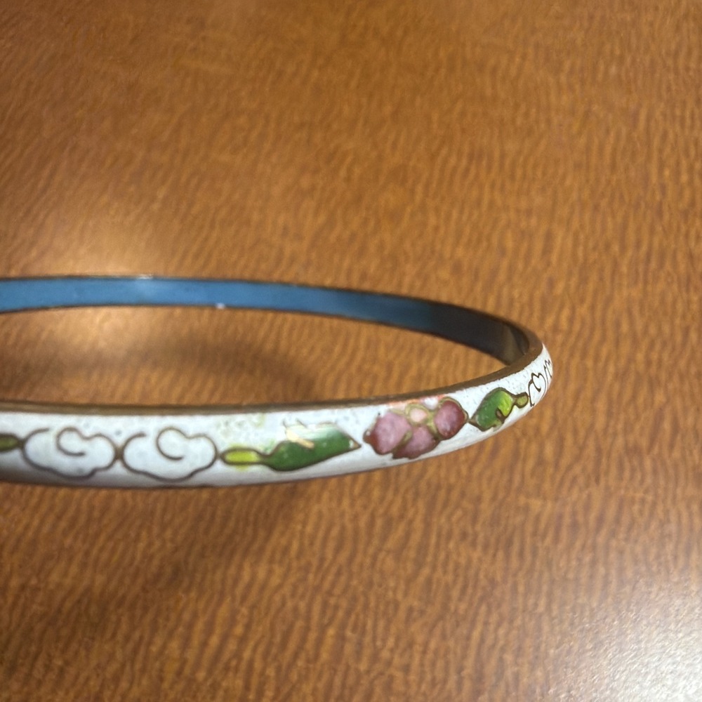 Cloisonné Enamel Vintage 1980s Narrow Width Bangle Bracelet Cream/Floral 2.5"